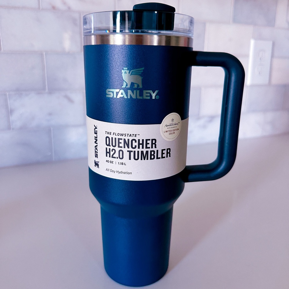 Stanley x Hearth & Hand Magnolia 40oz Quencher Tumbler NAVY BLUE VOYAGE
